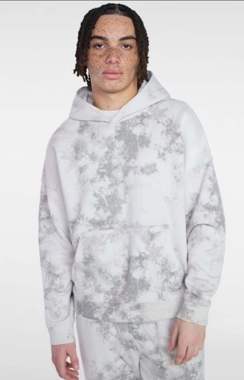 No Boundaries Oversized Hoodie with Long Sleeves, Tie-Dye Mens Size S